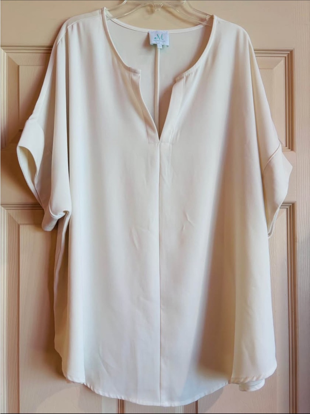 Shop The Mint Ivory Split-Neck Women's Blouse XL EUC